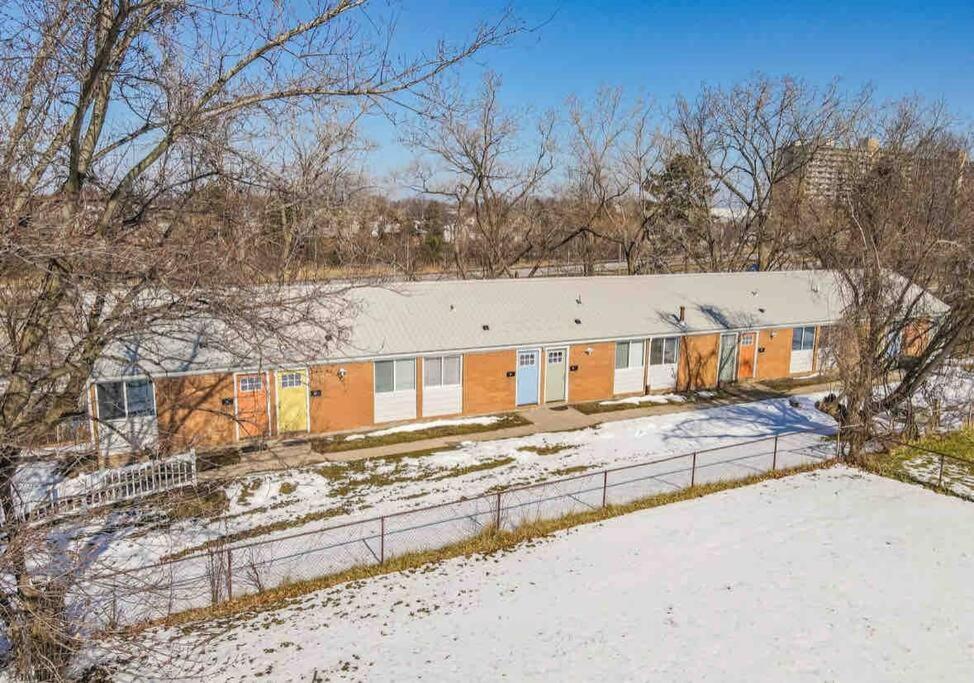 Studio W/ King Bed Near Dwtn Apartment Rochester Exterior photo